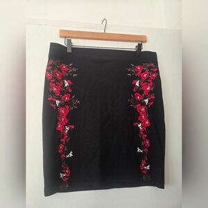 Melanie Lyne Stunning Floral Embroidered Black Skirt